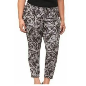Torrid Rose Print Stiletto Ankle Zip Jeans Black & Gray - Torrid Plus Size 12
